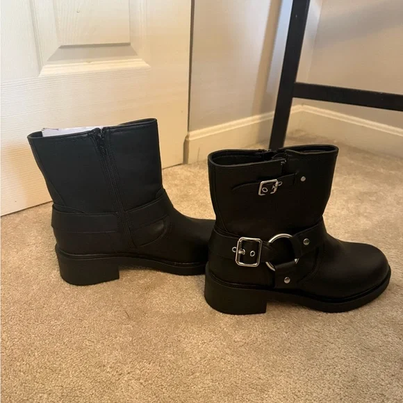 Universal Thread NWT Black Buckle Boot - Picture 6 of 8